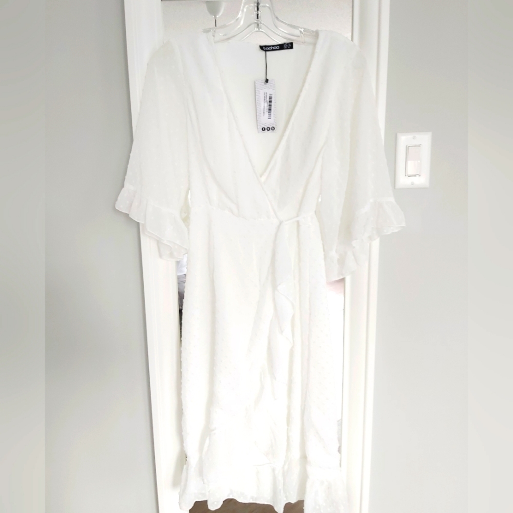 Boohoo Dobby Chiffon Wrap Dress Size 6